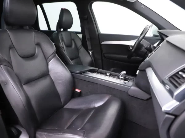 Photo 27 of 36 of YV1LFBABDH1149222 Volvo XC90 2.0 T8 Twin Engine AWD Inscription