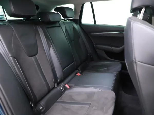 Photo 27 of 38 of TMBJP7NX4MY040099 Skoda Octavia Combi 1.0 TSI Business Edition Plus 5-drs Combi