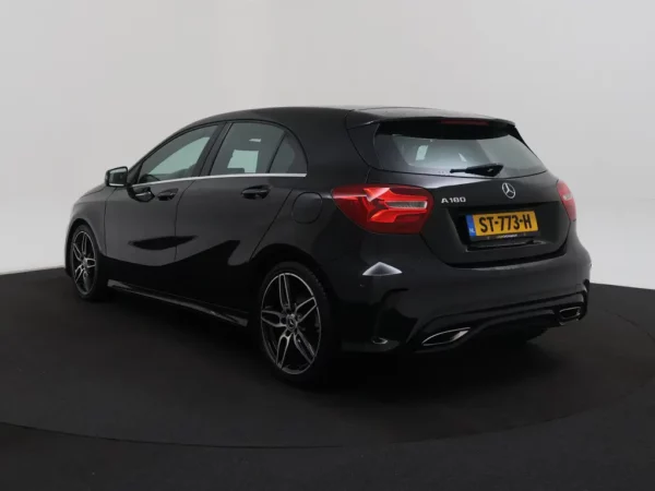 Photo 28 of 28 of WDD1760421J761277 Mercedes-Benz A-Klasse 180 Aut. AMG LED