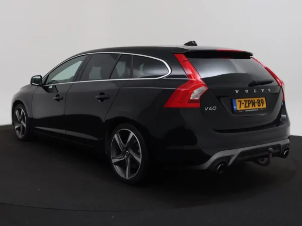 Photo 28 of 28 of YV1FW45HBF1260589 Volvo V60 1.6 T3 R-Design Cruise Ecc