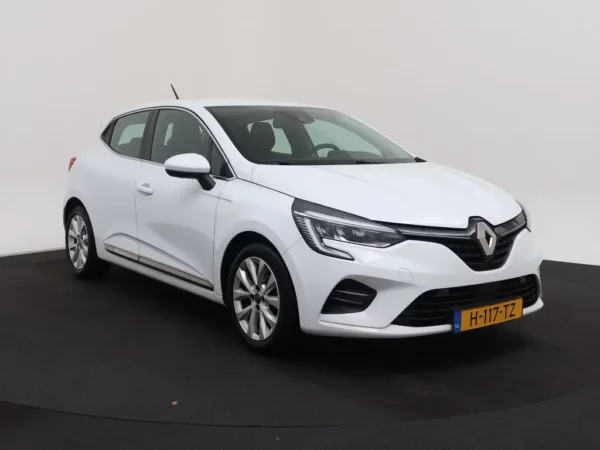 Photo 28 of 29 of VF1RJA00365530239 Renault Clio 1.0 TCe Intens LED