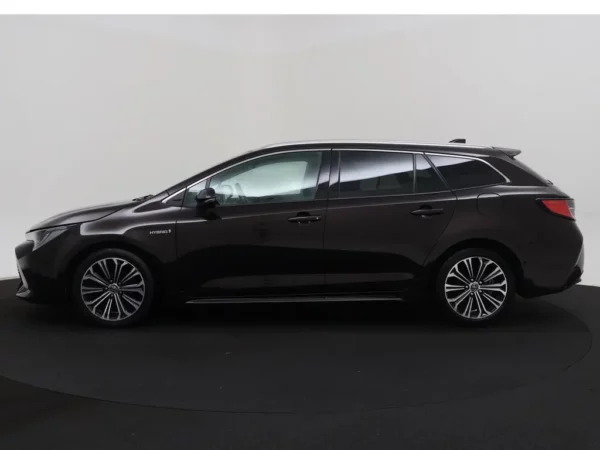 Photo 28 of 31 of SB1Z93BE40E063357 Toyota Corolla Touring Sports 1.8 Hybrid Executive