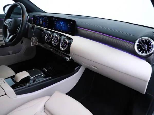 Photo 28 of 33 of W1K1186871N219379 Mercedes-Benz CLA-Klasse Shooting Brake 200 Business Solution