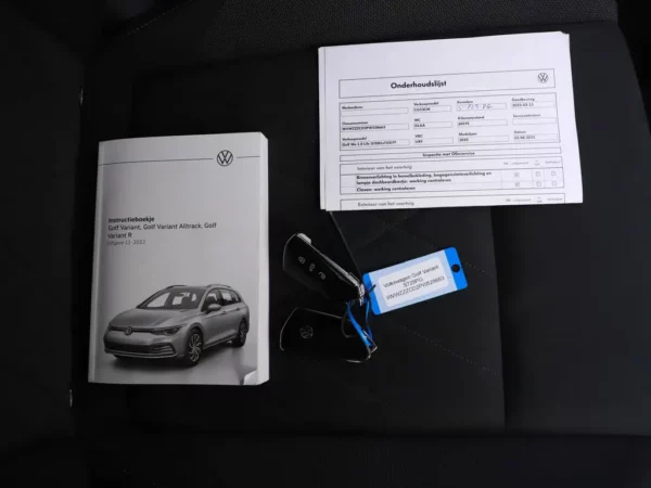 Photo 28 of 33 of WVWZZZCD2PW528663 Volkswagen GOLF Variant 1.0 eTSI Life Business