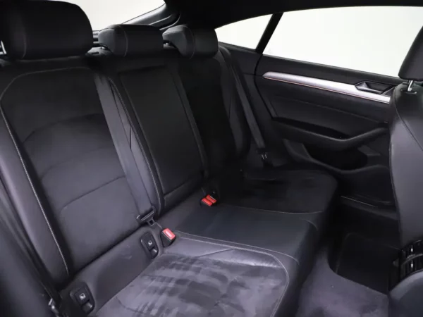 Photo 28 of 37 of WVWZZZ3HZJE515000 Volkswagen Arteon 1.5 TSI DSG R-Line