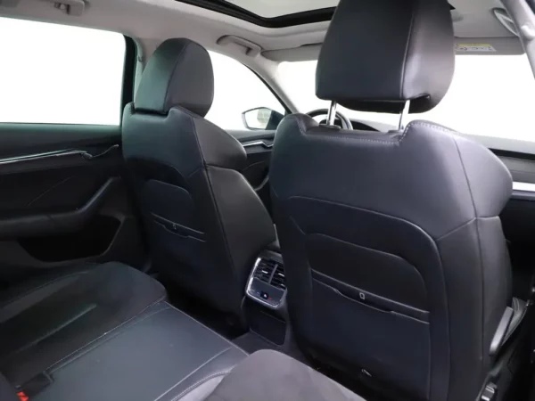 Photo 28 of 38 of TMBJP7NX4MY040099 Skoda Octavia Combi 1.0 TSI Business Edition Plus 5-drs Combi