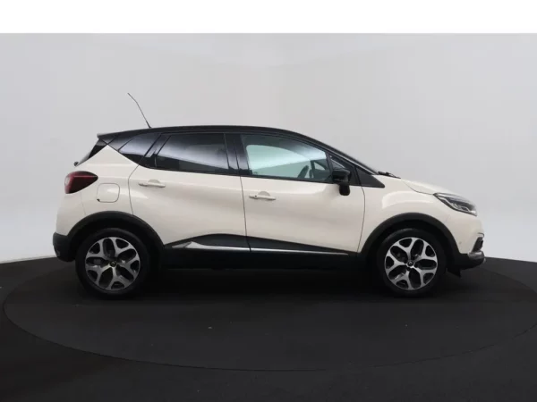 Photo 29 of 31 of VF1R8700763606314 Renault Captur 0.9 TCe Intens Navi
