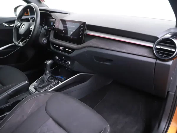 Photo 29 of 35 of TMBER9PJXN4006466 Skoda Fabia 1.0 Aut. TSI Business Edition 5-drs Hatchb.