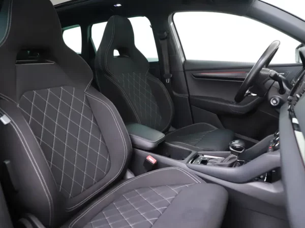 Photo 29 of 35 of TMBJR7NU3M2011227 Skoda Karoq 1.5 TSI ACT Sportline Business PANO