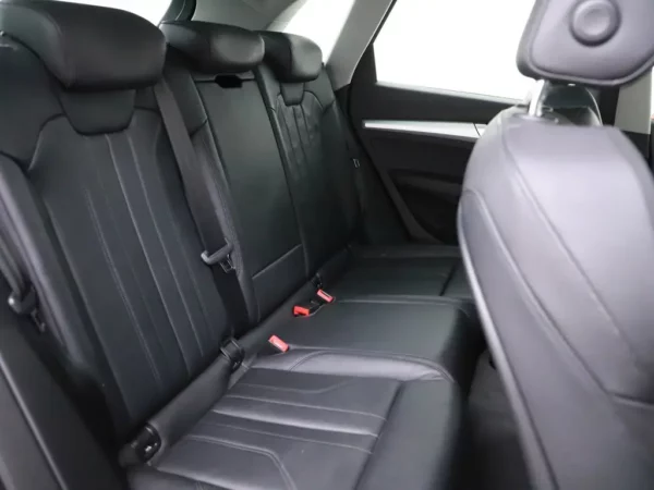 Photo 29 of 39 of WAUZZZFY7H2018880 Audi Q5 2.0 TFSI quattro Design Pro Line Plus LED