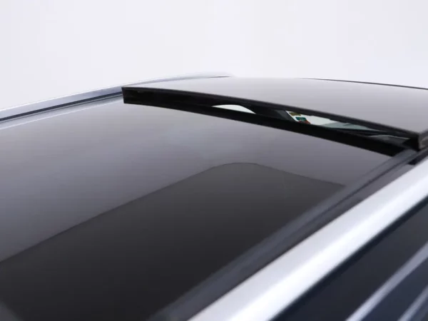 Photo 29 of 41 of WVGZZZCRZKD048400 Volkswagen Touareg 3.0 TSI R-Line Pano