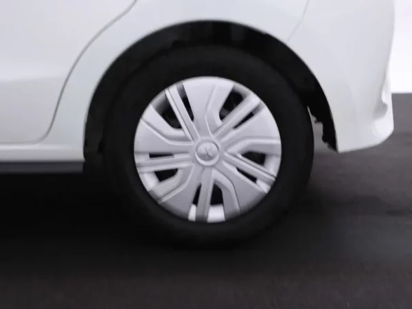 Photo 3 of 19 of MMCXNA05ALH024956 Mitsubishi Space Star 1.0 Cool+ Airco DAB