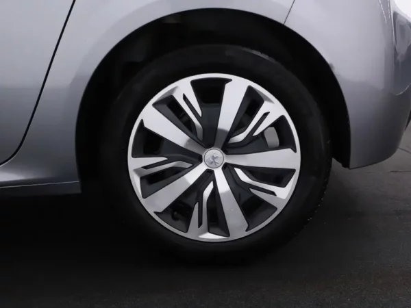 Photo 3 of 24 of VR3UPHMHDL5017051 Peugeot 208 1.2 PureTech Active Navi