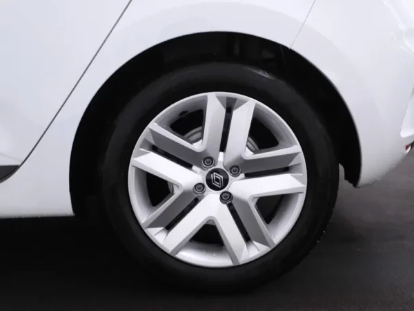 Photo 3 of 25 of VF1RJA00774065214 Renault Clio 1.6 E-Tech Full Hybrid 145