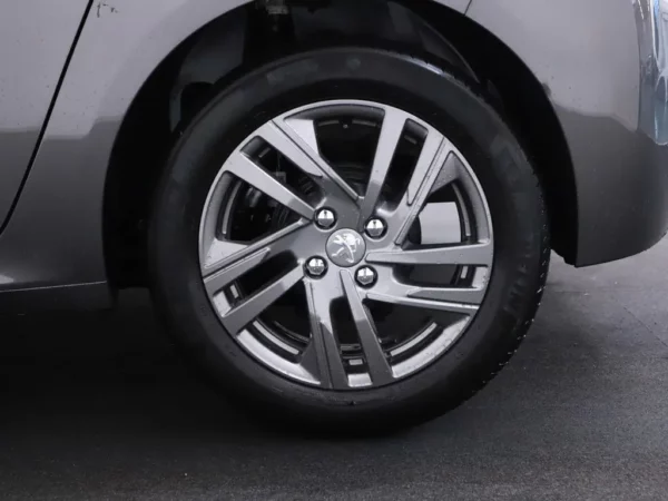 Photo 3 of 26 of VR3UPHMHDN5881101 Peugeot 208 1.2 PureTech Active Pack Airco