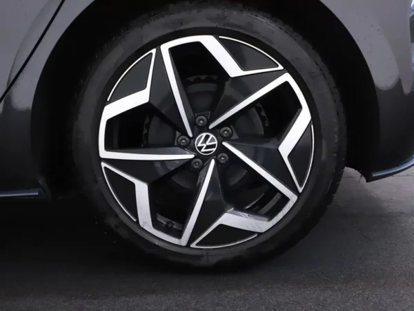 Photo 3 of 28 of WVWZZZE1ZMP002540 Volkswagen ID.3 First Plus 58 kWh IQ-Light