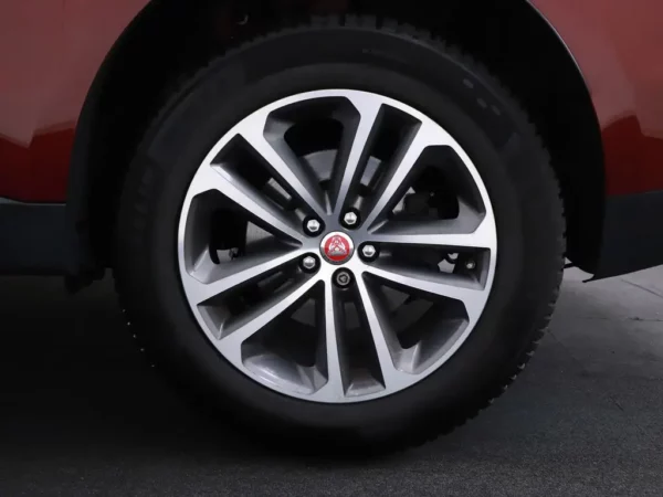 Photo 3 of 29 of SADCA2BN9HA071223 Jaguar F-Pace 2.0 Aut. Portfolio AWD 20d