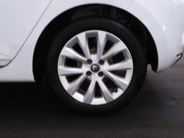 Photo 3 of 29 of VF1RJA00365530239 Renault Clio 1.0 TCe Intens LED