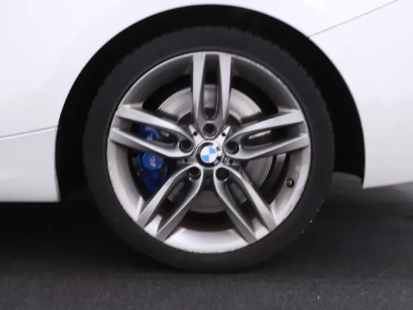 Photo 3 of 30 of WBA2F510X0V663191 BMW 2 Serie Coupé 230i Aut. Centennial High Executive Coupé M-Pack