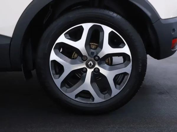 Photo 3 of 31 of VF1R8700763606314 Renault Captur 0.9 TCe Intens Navi