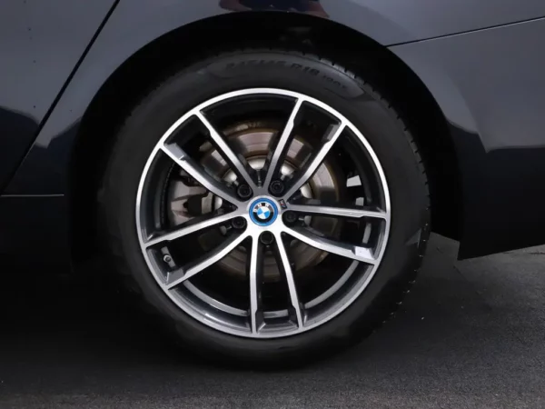 Photo 3 of 35 of WBA11CG000CL71888 BMW 5 Serie Touring 530e Business Edition Plus M-Pack