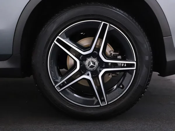 Photo 3 of 40 of WDC2539801F751707 Mercedes-Benz GLC 200 Aut. Business Solution AMG