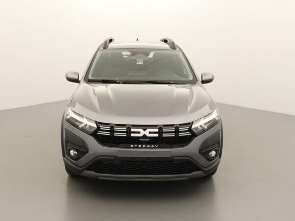 Photo 3 of 6 of N200909 DACIA SANDERO TCE