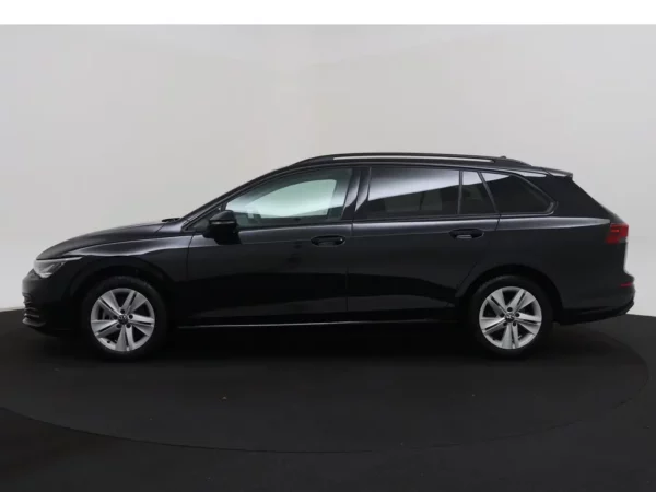 Photo 30 of 33 of WVWZZZCD2PW528663 Volkswagen GOLF Variant 1.0 eTSI Life Business