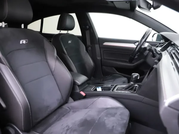 Photo 30 of 37 of WVWZZZ3HZJE515000 Volkswagen Arteon 1.5 TSI DSG R-Line