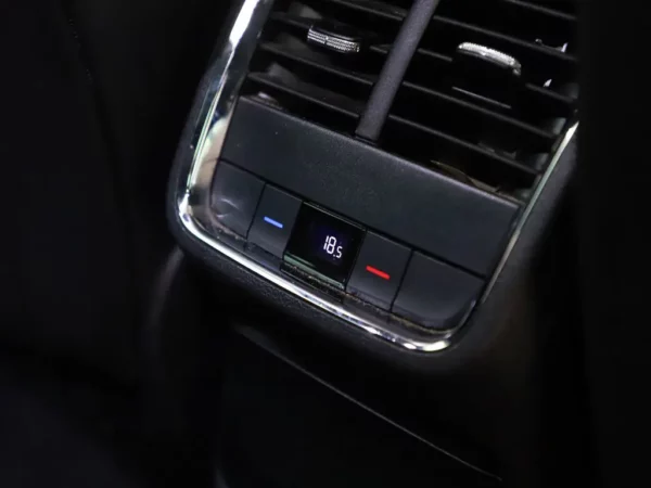 Photo 30 of 38 of TMBJP7NX4MY040099 Skoda Octavia Combi 1.0 TSI Business Edition Plus 5-drs Combi