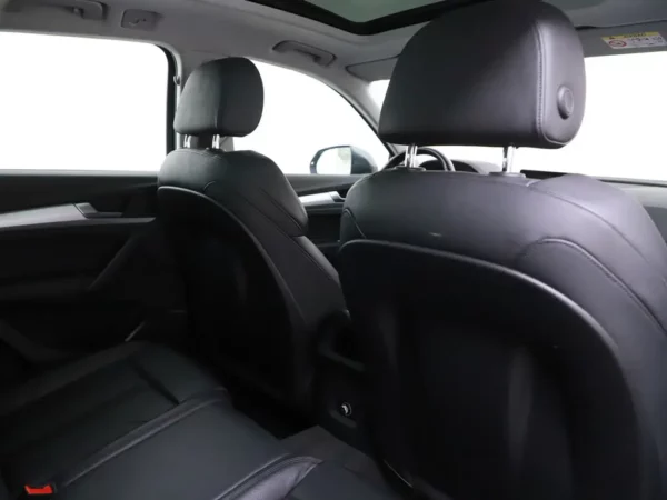 Photo 30 of 39 of WAUZZZFY7H2018880 Audi Q5 2.0 TFSI quattro Design Pro Line Plus LED