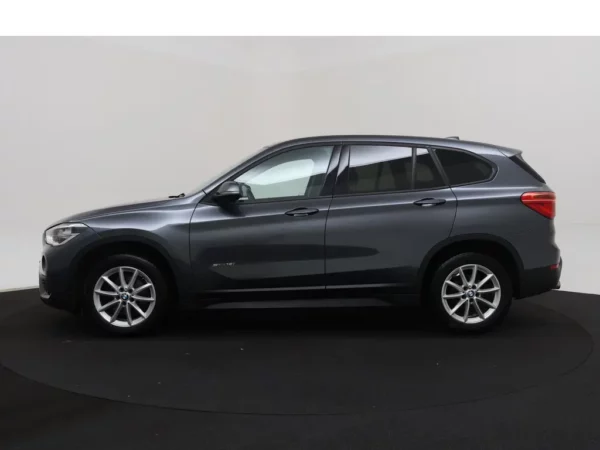 Photo 31 of 34 of WBAHS110605H03722 BMW X1 sDrive18i Aut. High Executive LED