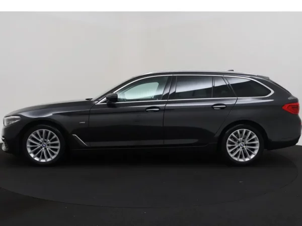 Photo 31 of 34 of WBAJL11080BC88242 BMW 5 Serie Touring 520i High Executive 5-drs Combi