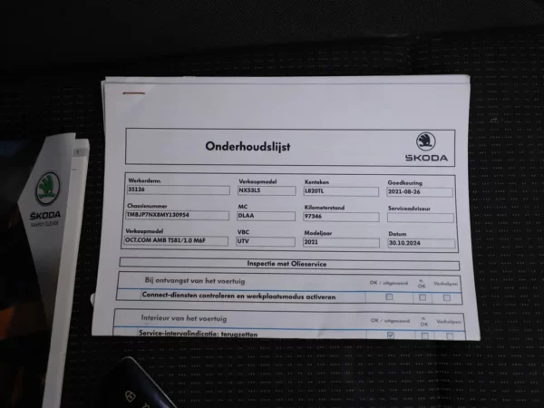 Photo 31 of 35 of TMBJP7NX8MY130954 Skoda Octavia Combi 1.0 TSI Business Edition Led