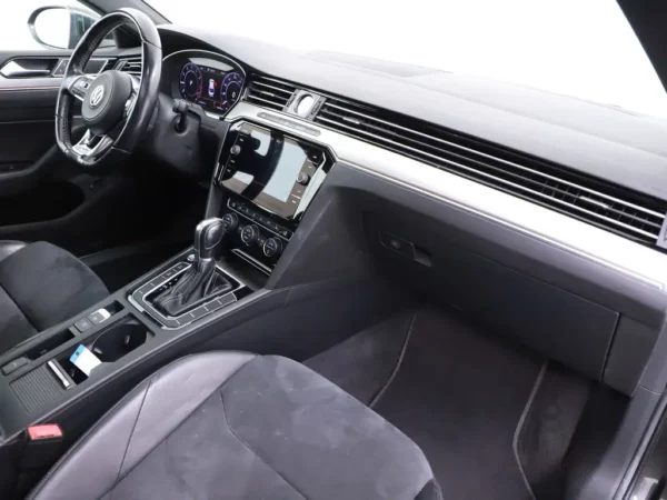 Photo 31 of 37 of WVWZZZ3HZJE515000 Volkswagen Arteon 1.5 TSI DSG R-Line