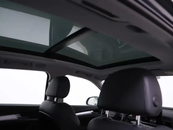 Photo 31 of 39 of WAUZZZFY7H2018880 Audi Q5 2.0 TFSI quattro Design Pro Line Plus LED