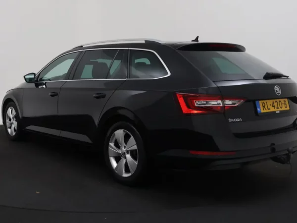 Photo 32 of 32 of TMBJB9NP1J7551832 Skoda Superb Combi 1.4 DSG TSI ACT Ambition Business 5-drs Combi