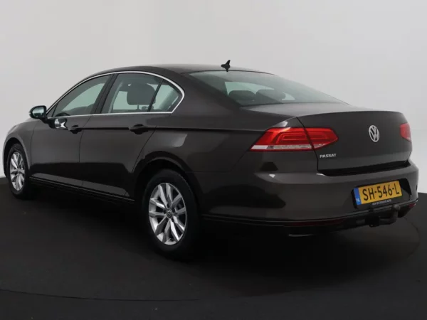 Photo 32 of 32 of WVWZZZ3CZJE179289 Volkswagen Passat 1.4 TSI ACT Comfortline 4-drs Sedan