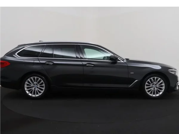 Photo 32 of 34 of WBAJL11080BC88242 BMW 5 Serie Touring 520i High Executive 5-drs Combi