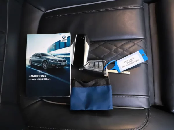 Photo 32 of 36 of WBAJK51080BX22697 BMW 5 Serie 520i Aut. High Executive M-Pack LED