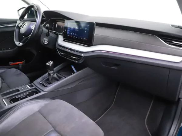 Photo 32 of 38 of TMBJP7NX4MY040099 Skoda Octavia Combi 1.0 TSI Business Edition Plus 5-drs Combi