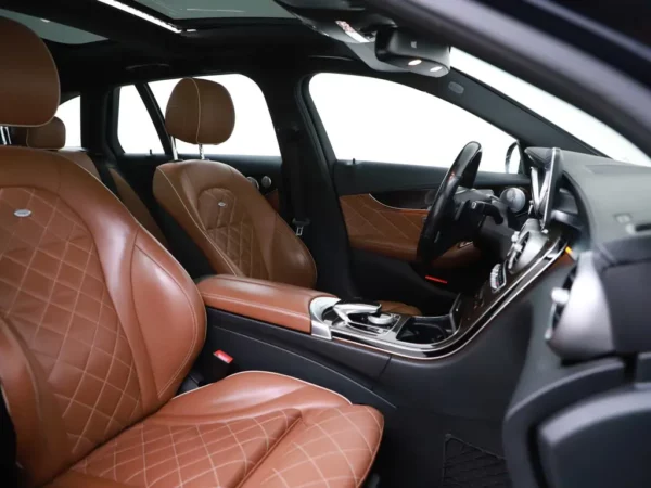 Photo 32 of 39 of WDD2052661F464977 Mercedes-Benz C-Klasse Estate 400 4MATIC Ambition