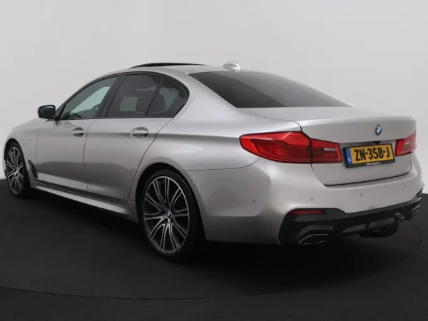 Photo 36 of 36 of WBAJK51080BX22697 BMW 5 Serie 520i Aut. High Executive M-Pack LED