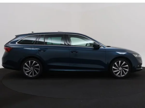 Photo 36 of 38 of TMBJP7NX4MY040099 Skoda Octavia Combi 1.0 TSI Business Edition Plus 5-drs Combi