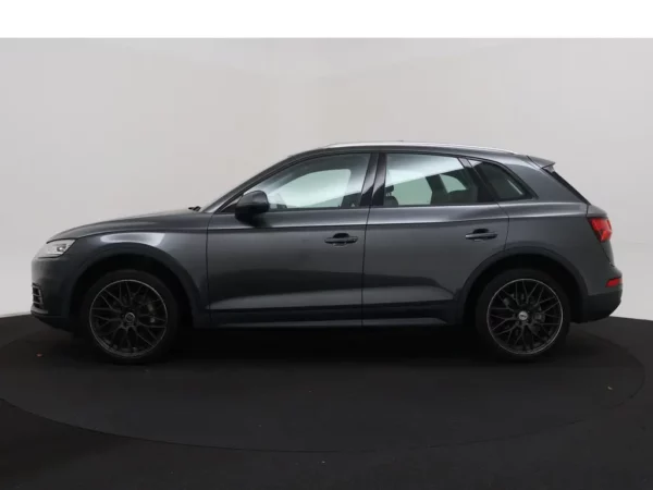 Photo 36 of 39 of WAUZZZFY7H2018880 Audi Q5 2.0 TFSI quattro Design Pro Line Plus LED