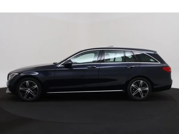 Photo 36 of 39 of WDD2052661F464977 Mercedes-Benz C-Klasse Estate 400 4MATIC Ambition