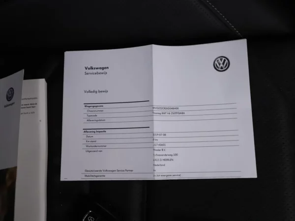 Photo 37 of 41 of WVGZZZCRZKD048400 Volkswagen Touareg 3.0 TSI R-Line Pano