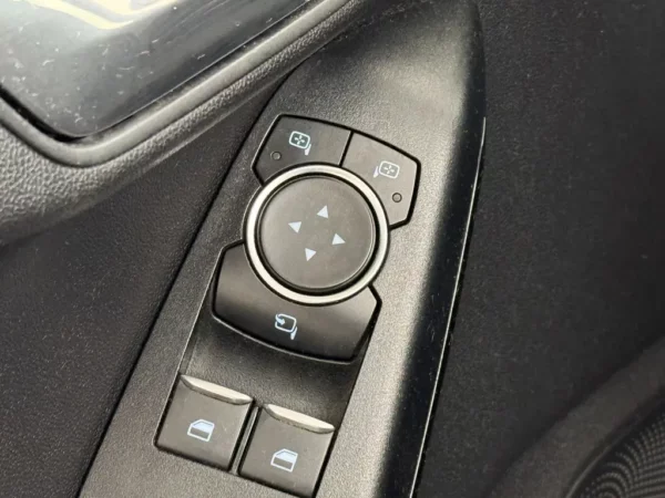 Photo 4 of 21 of WF0JXXGAHJJJ67730 Ford Fiesta 1.1 Trend Airco