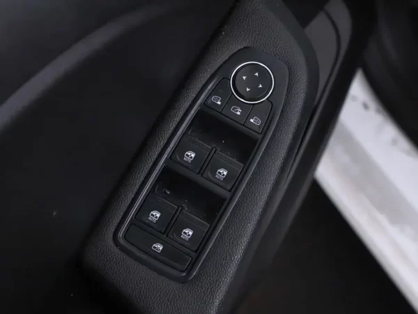 Photo 4 of 25 of VF1RJA00474065221 Renault Clio 1.6 E-Tech Full Hybrid 145