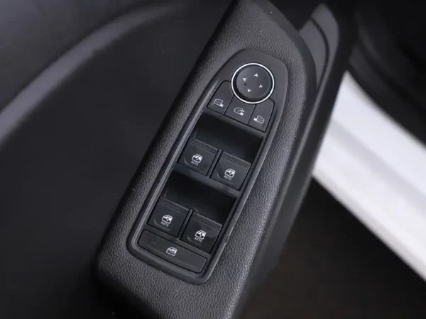 Photo 4 of 25 of VF1RJA00774065214 Renault Clio 1.6 E-Tech Full Hybrid 145